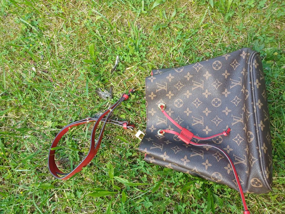 Damska torebka na pasek