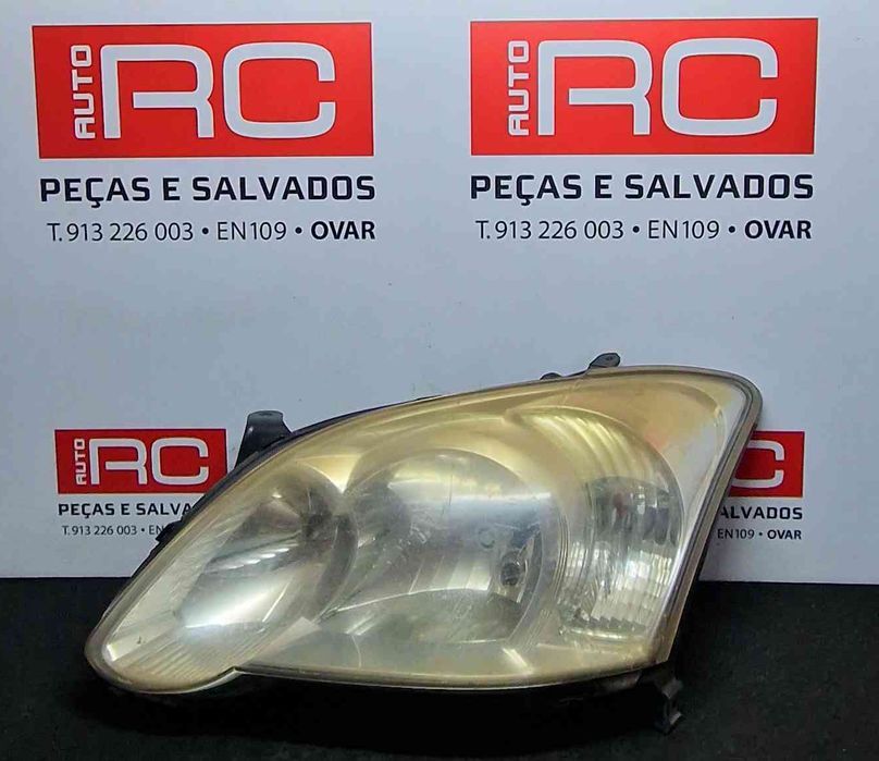 Ótica / Farol Esquerdo TOYOTA COROLLA (_E12_) ano 2005