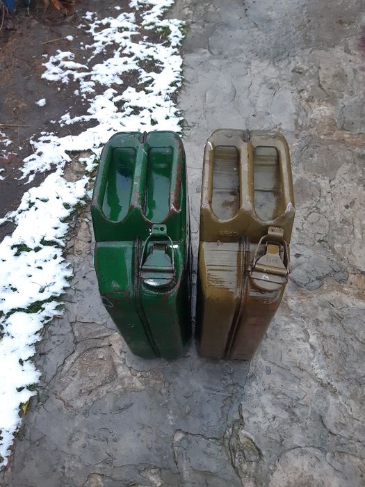 Канистры 20литров