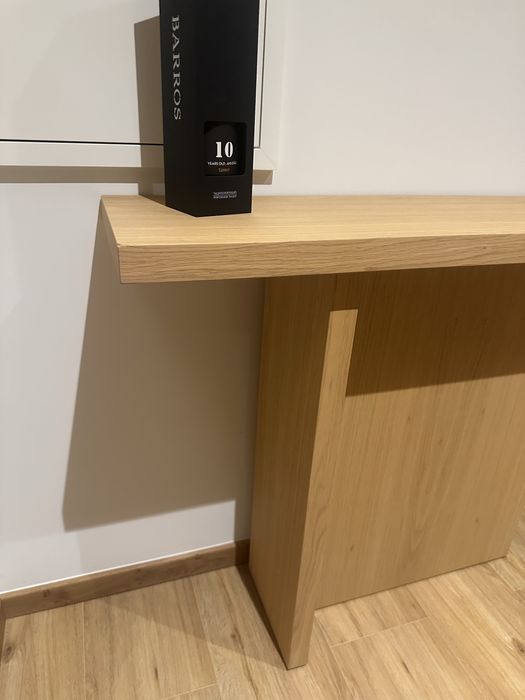 Consola desenhada Nova