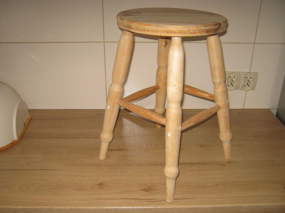 Taboret kuchenny drewniany