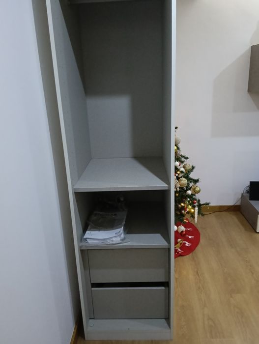 Móvel  Estreito e Alto