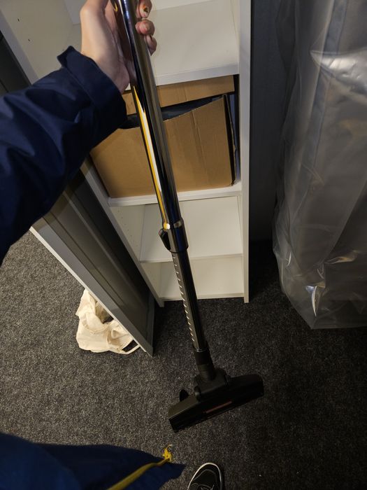 Aspirador sem saco Akitas 800W – como novo