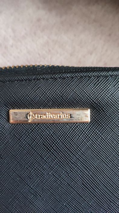 Portfel damski ze sklpeu Stradivarius
