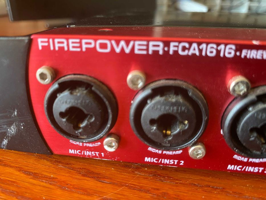 Behringer Firepower FCA1616 — Interface de áudio USB / FireWire