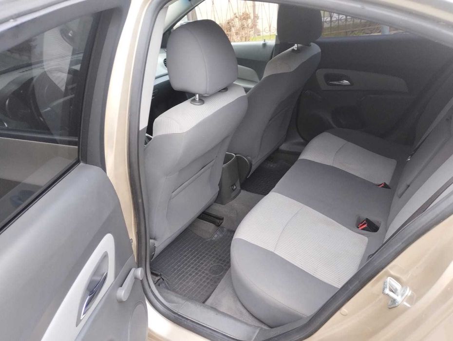 Chevrolet Cruze 1.6 2009 Benzyna Klima Niski Przebieg Doinwestowany