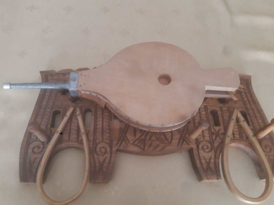 Peças rústicas de madeira