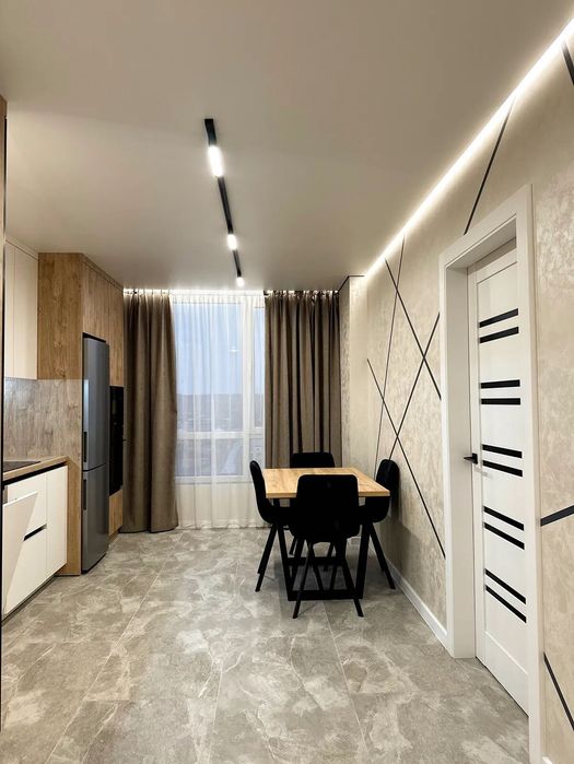 Однокімнатна біля ТРЦ Велес