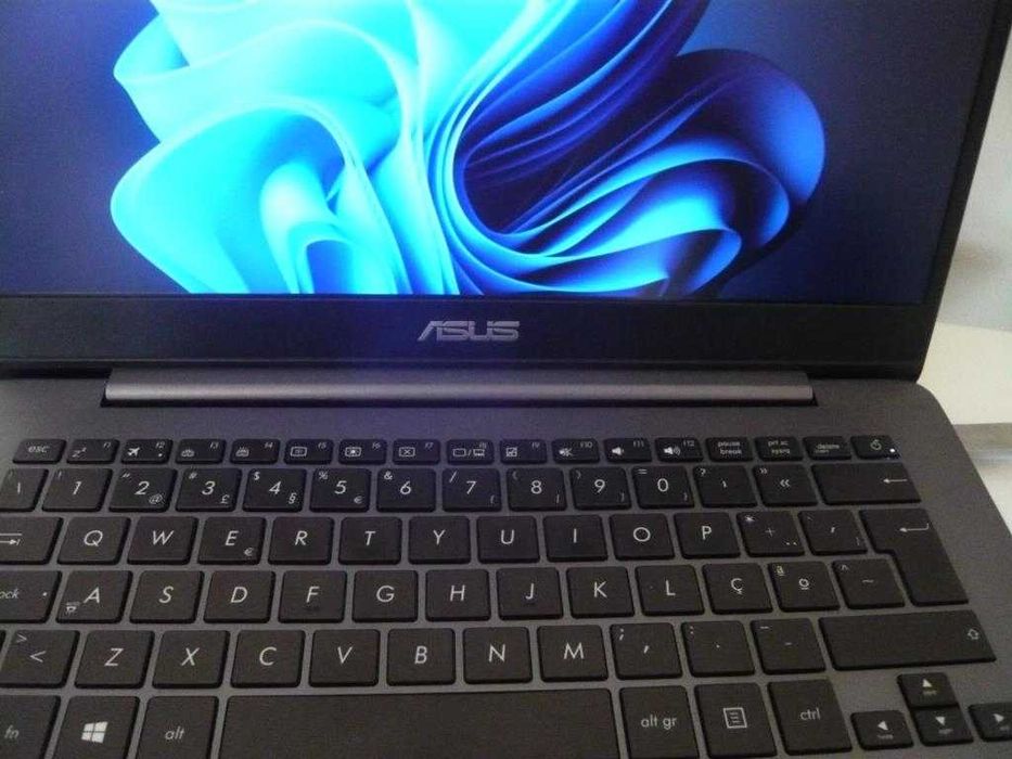 Portátil Asus ZenBook UX430U
