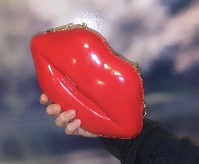 Kopertówka na zamek kształt ust