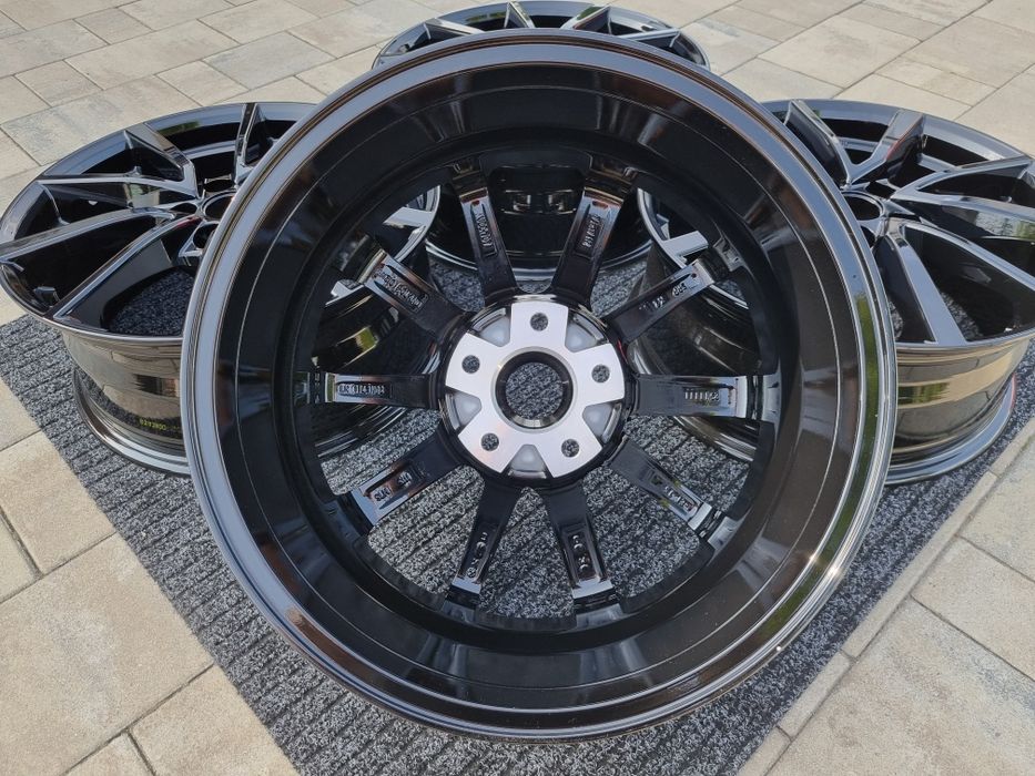 Dacia Duster 17 " Felgi aluminiowe 5x114,3 Daster I / II Czarny połysk
