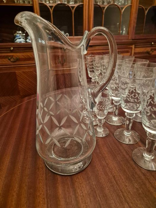 Serviço de Cristal Gravado (19 Peças) c/ Jarra de 27cm – Coleção Vintage
