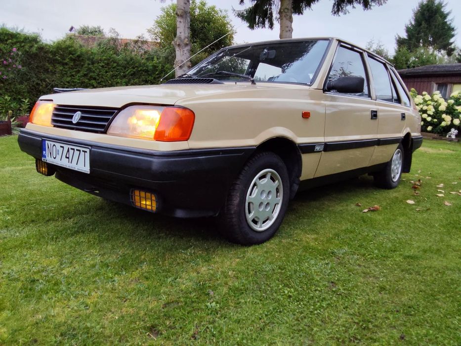 Polonez Caro
