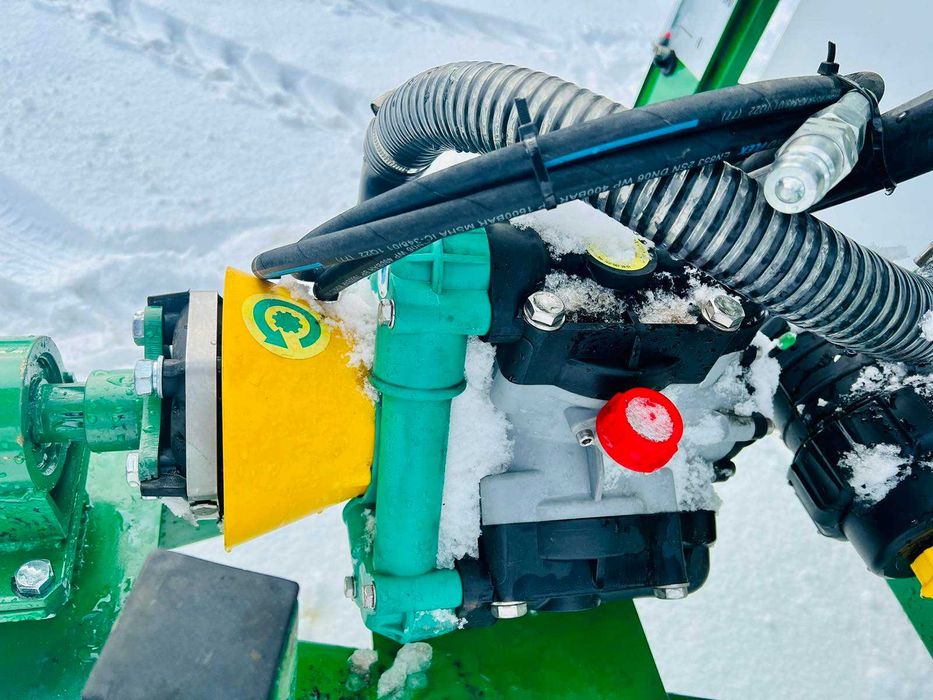 Оприскувач причіпний-2000 зі штангою 18 м.Механічна, підйом гідравліка