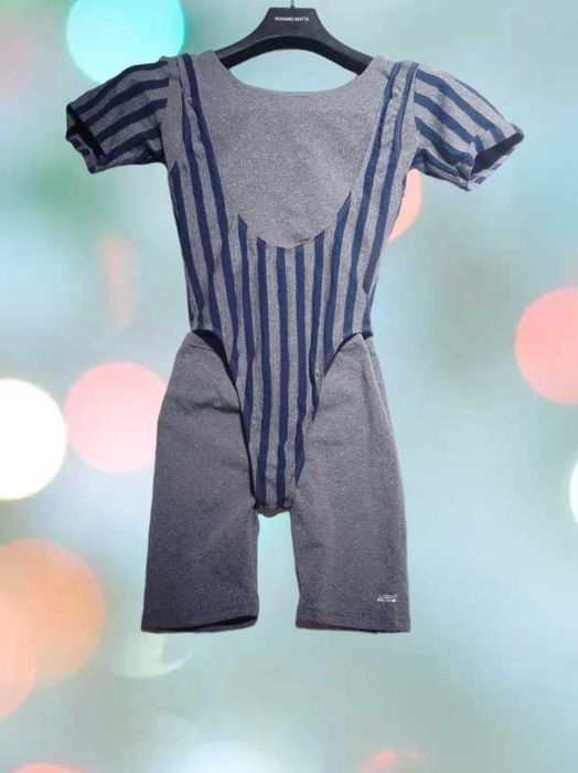 Жіночий фітнес-костюм arisona.