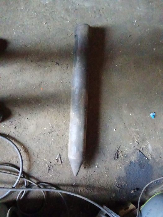Młot hydrauliczny montabert 900