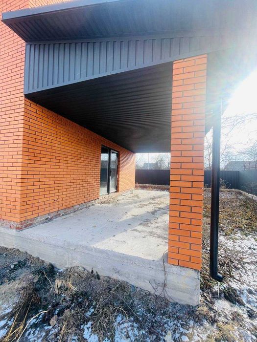 Продаж двоповерхового будинку з чистовими роботами!