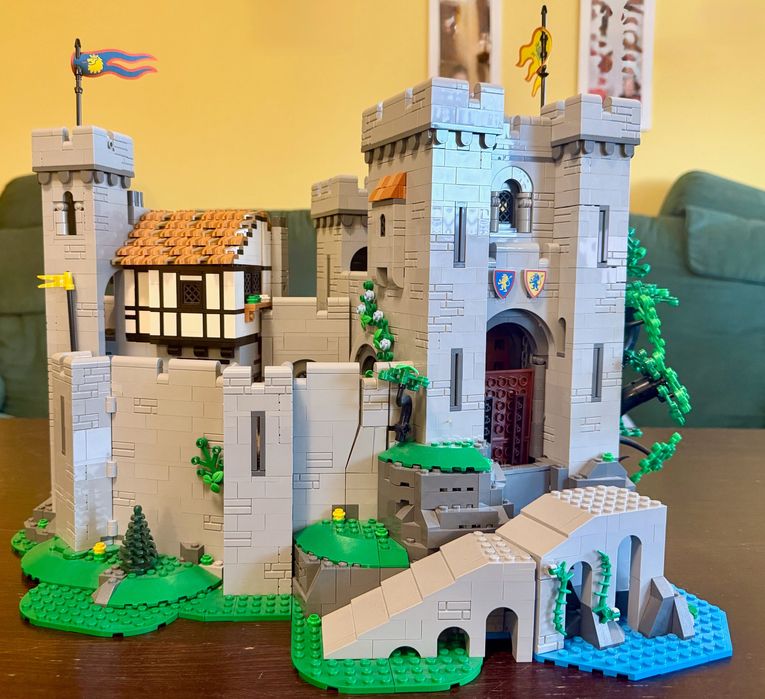 Lego 10305 Zamek rycerzy herbu Lwa