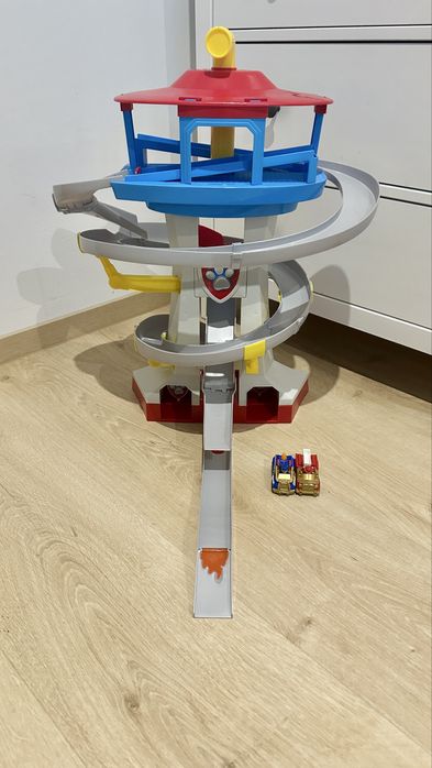 Duza wieza baza ze zjezdzalnia psi patrol adventure rescue way autka