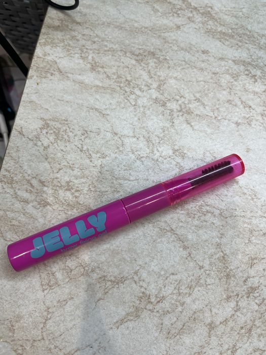 Косметика  олівці/помади