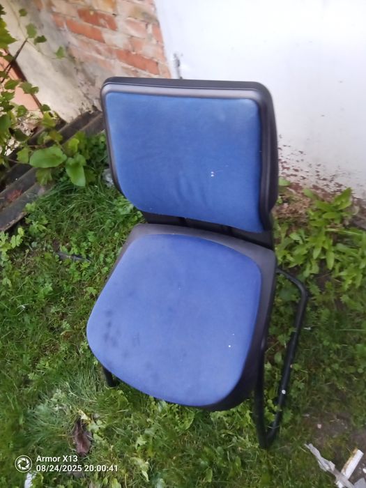 Продам офісне крісло