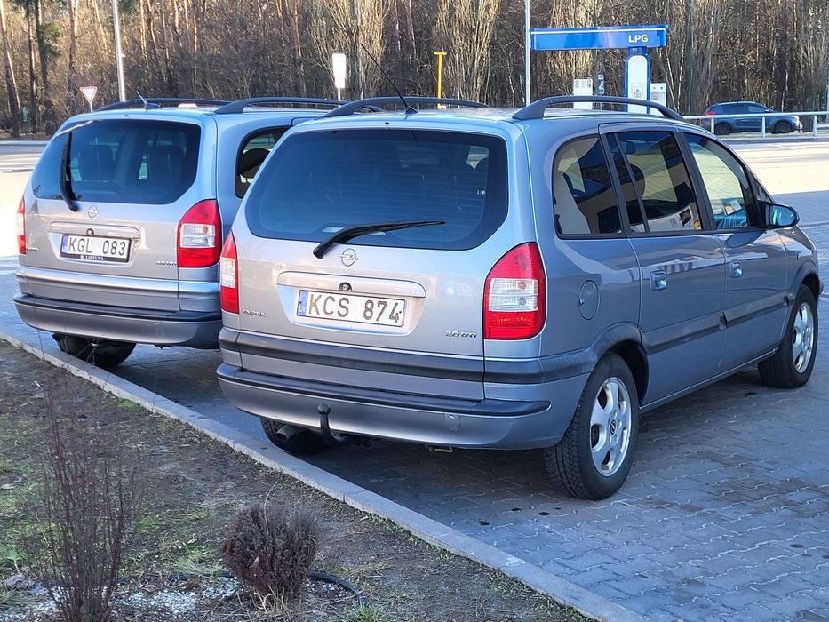 Свіжопригнанаі ЗЕФІРА 2.0tdi 7місць