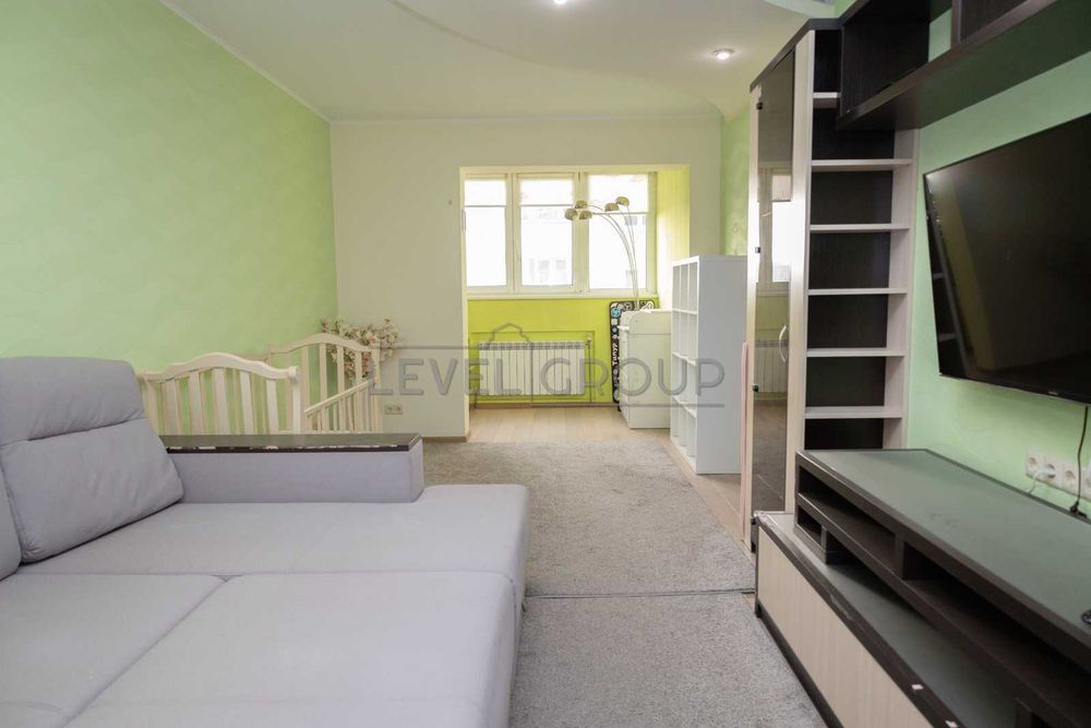 Продаж двохкімнатна квартира Виноградар з ремонтом недорого без% Київ