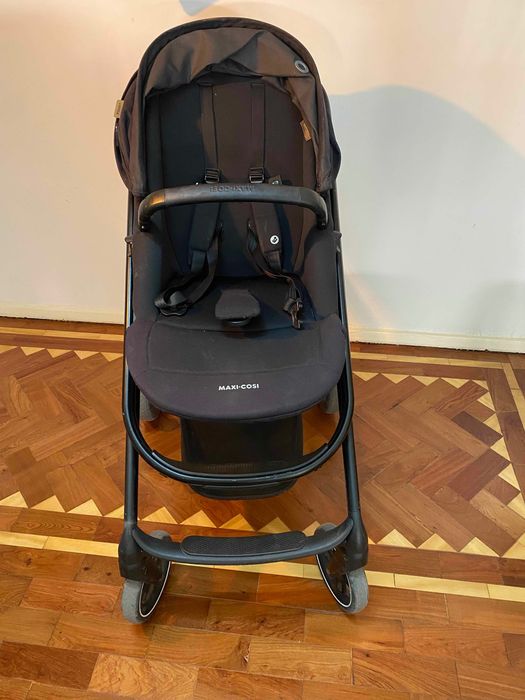 Carrinho Maxi-Cosi Plaza Plus completo e pronto a usar.