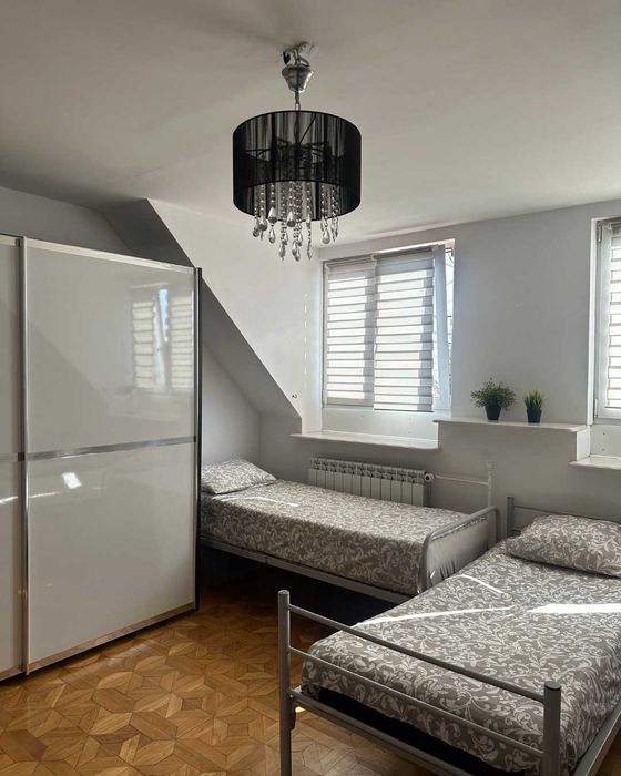 Проживання у Варшаві. Дешево. Різні райони Хостел. Дзвоніть