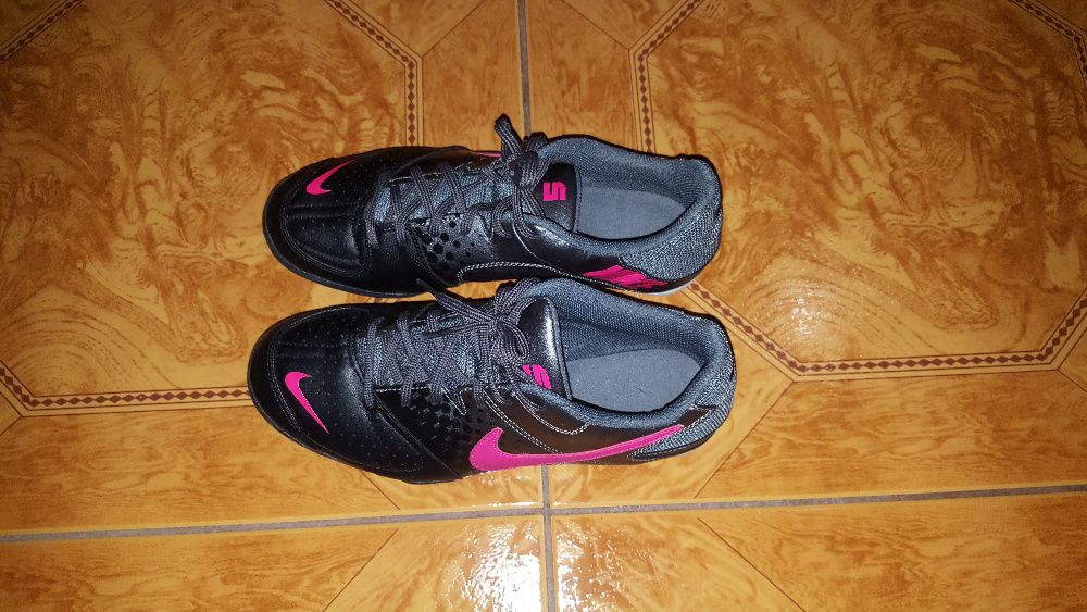 calçado - sapatilhas / tenis - NIKE – tamanho 38 / 39 / 40