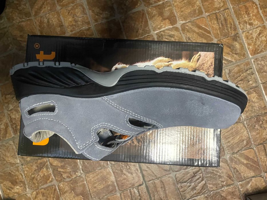 Nowe buty robocze  rozmiar 45