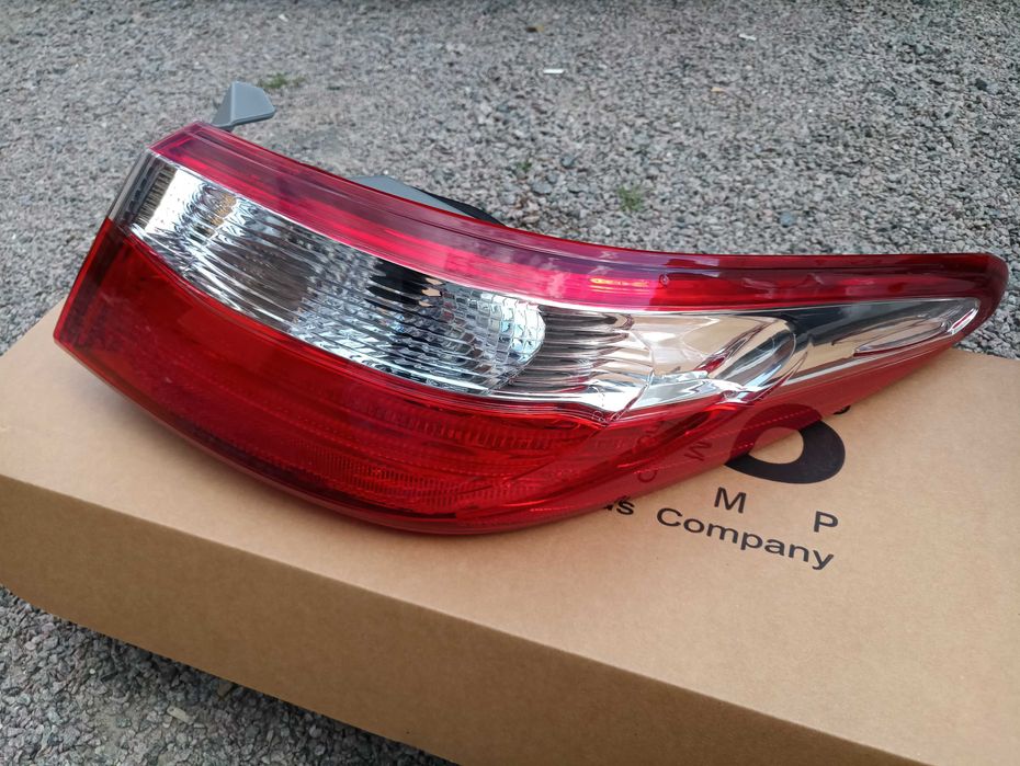 Фонарь Toyota Camry 55 USA фонари Камри 55 США 2014-2017