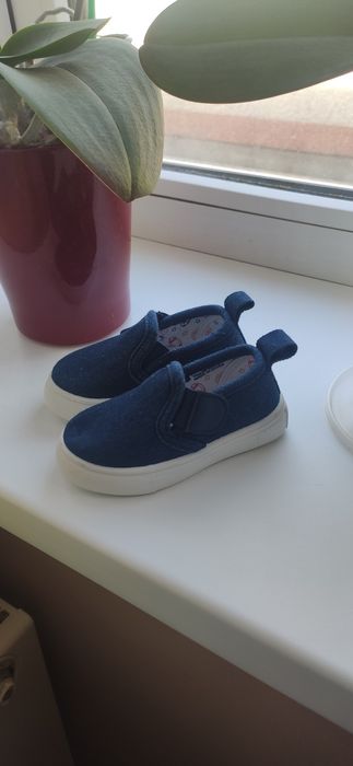 Макасіни для хлопчика 21 розмір може бути на 20. Повністю нові.