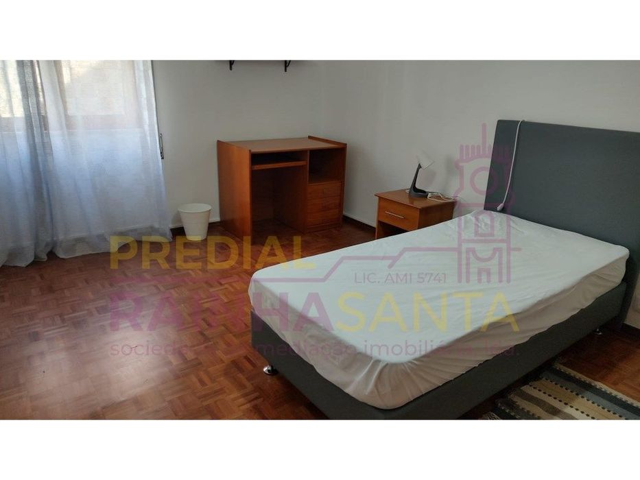 Quarto em apartamento remodelado - Rua do Brasil - Coimbra