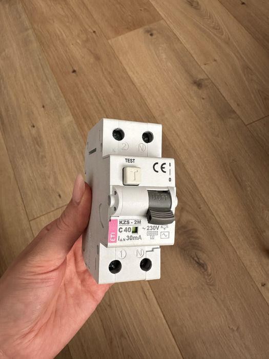 Диференціальне реле ETI C40