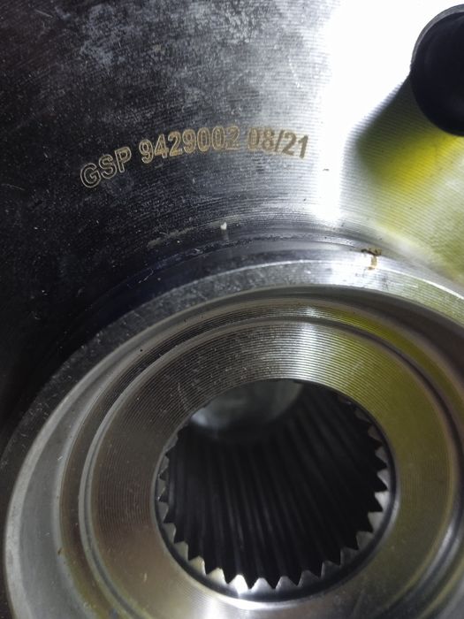 Продам переднюю ступицу