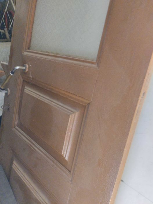 Porta em madeira maciça