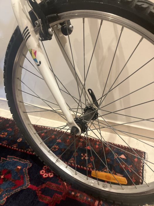Bicicleta btwin roda 24, mudanças Shimano, em muito bom estado