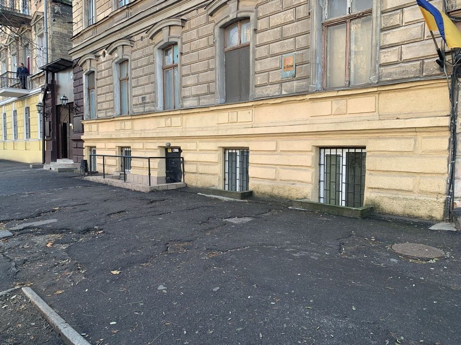 Сдам в Приморском Р-не на Пастера Украинский Театр Помещение