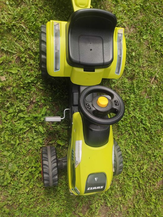 Smoby traktor na pedały z przyczepką
