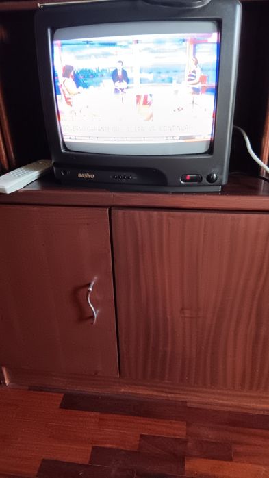 Televisão Sanyo 35"