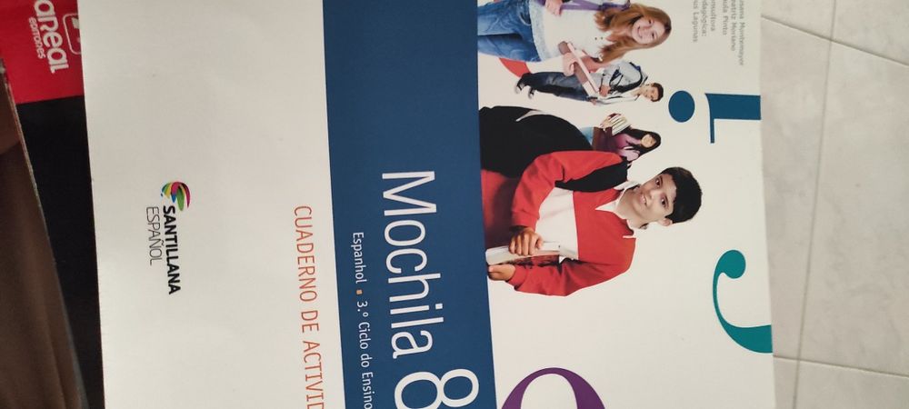 Livros Agatha e uma aventura entre Douro ,Caderno de atividades 8o ano