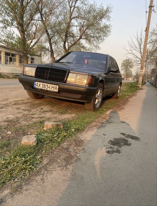 Мерседес 190.