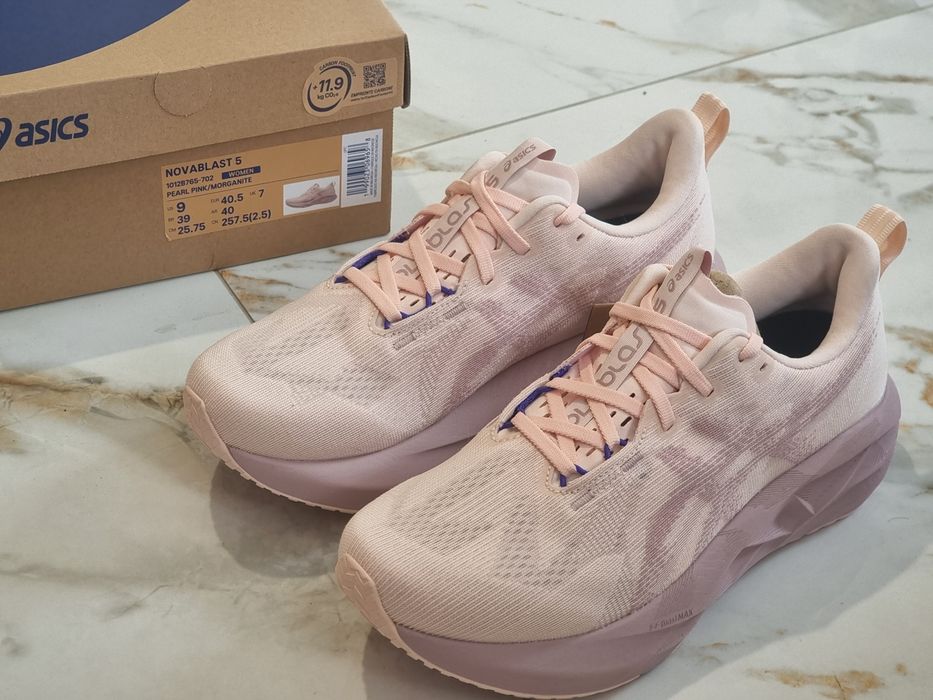 Оригінал 100% жіночі кросівки asics novablast 5  eur 40.5