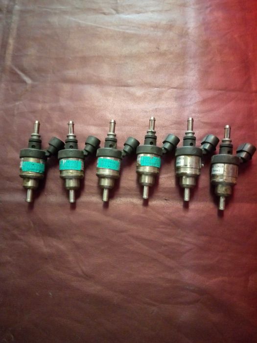 Продам комплект 6шт. газовых форсунок, 4 поколения, б/у