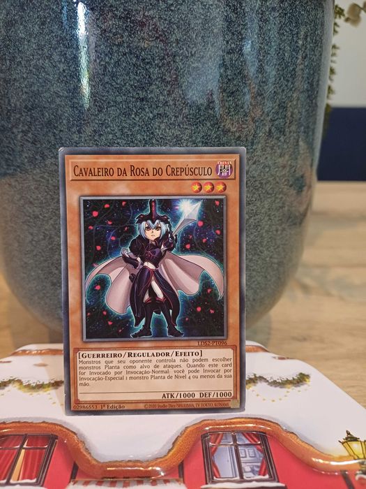 Carta Yu-Gi-Oh! - Cavaleiro da Rosa do Crepúsculo - 1ª Edição