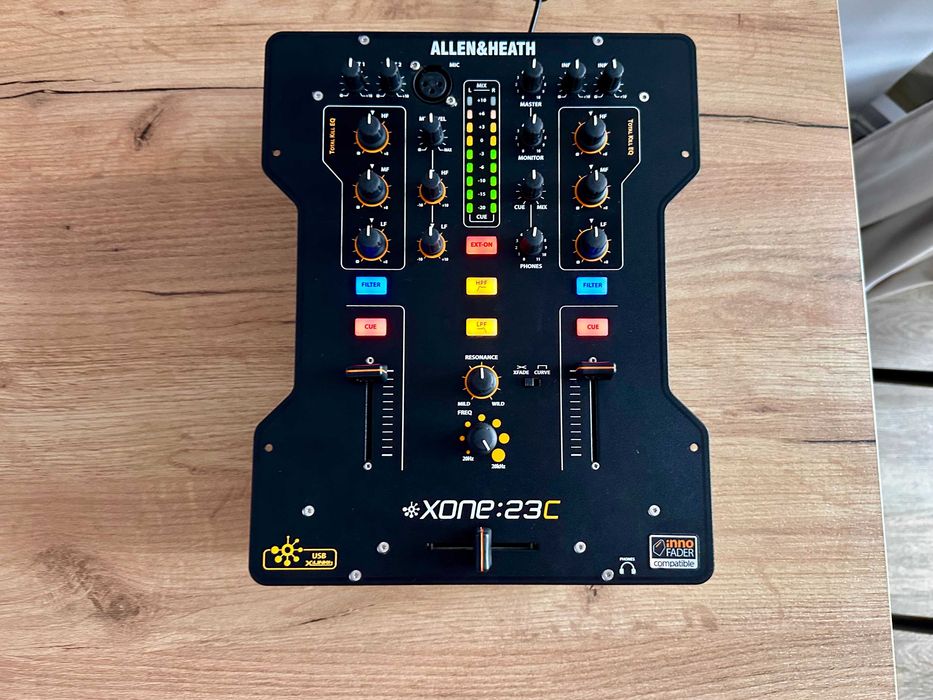 mikser Allen & Heath Xone 23C + decksaver