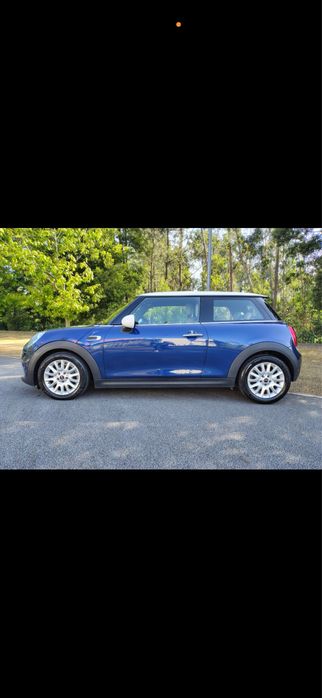 Mini Cooper D 2015 em estado impecável