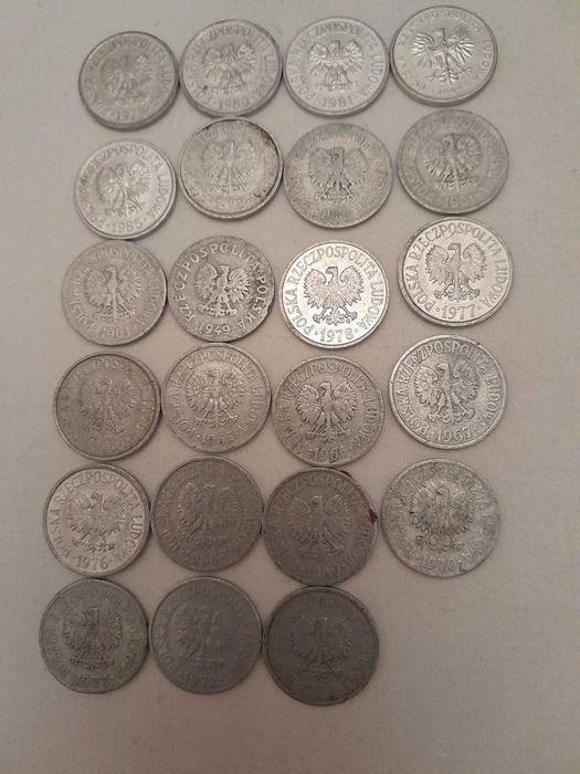 Sprzedam zbiór 23 monet 20gr. każdy w innym roczniku PRL