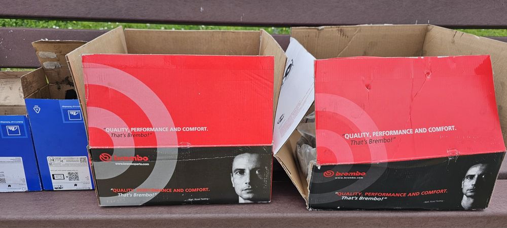 Vende-se  Discos de travão com pastilhas para VW passat B6